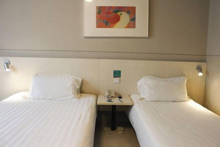 Bedroom 3, Jinjiang inn, Shanghai
