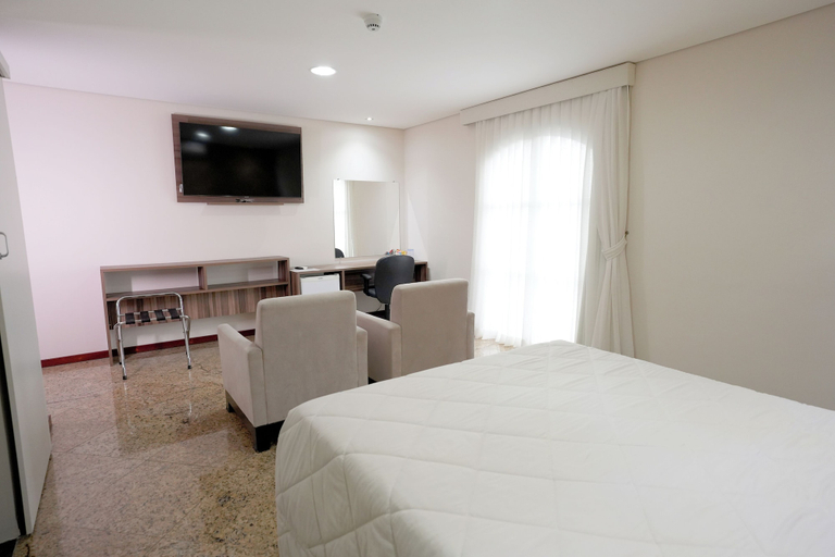 Bedroom 2, Colonial Plaza Hotel, Pindamonhangaba