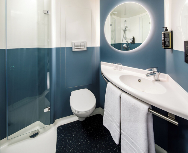 Bathroom 4, ibis London Blackfriars, London
