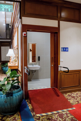 Bathroom 5, Town In Town Hotel Bangkok, Wang Thonglang