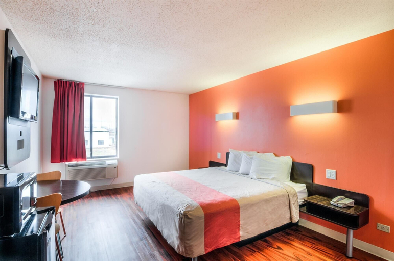 Bedroom 3, Motel 6 Lansing, IL - Chicago South, Cook