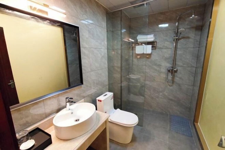 Bathroom 3, Yixin Hotel, Tacheng