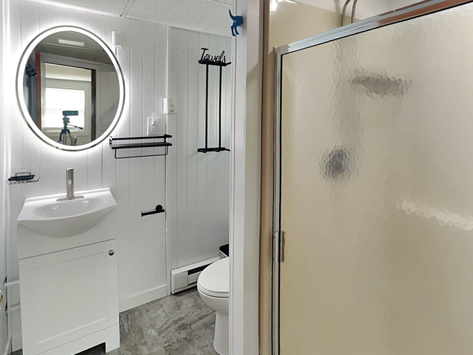 Bathroom, A Beautiful View by Taylor Made Deep Creek, Garrett