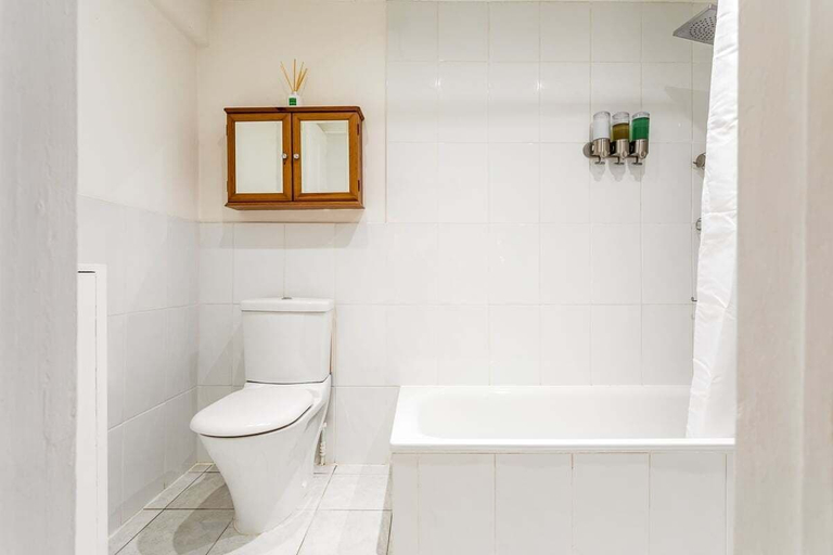 Bathroom 3, Cosy Pimlico Retreat, London