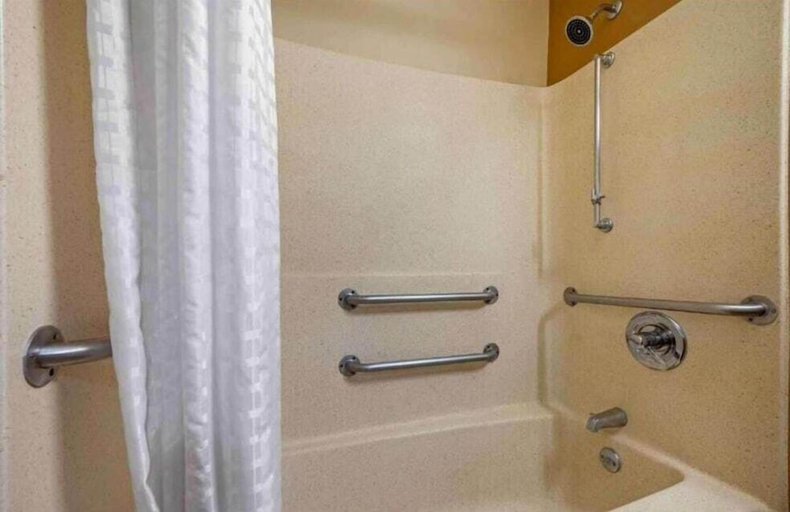 Bathroom 4, Studio 6 Corporate Extended Stay Indianapolis, IN - North Carmel, Hamilton