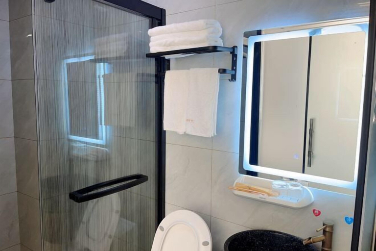 Bathroom 2, Fuding New Era Business Hotel, Ningde