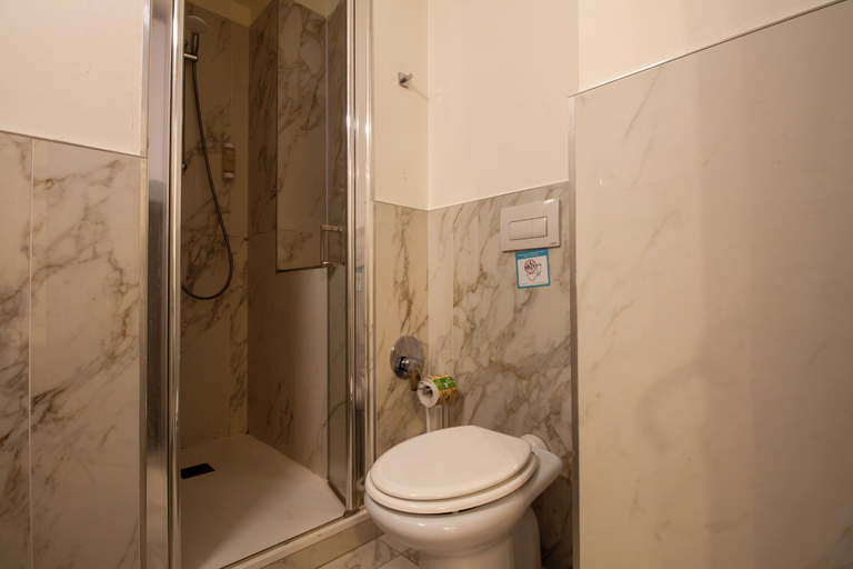 Bathroom 2, The B Village Business, Milano
