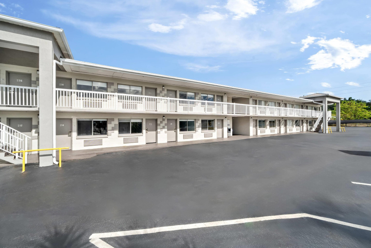 Exterior & Views 2, Rodeway Inn Lake Wales - Winter Haven, Polk