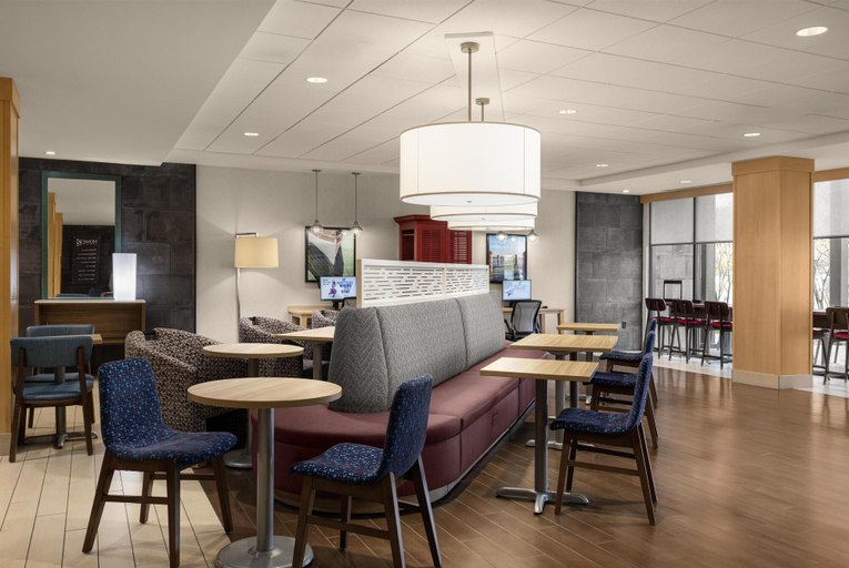 Food & Drinks 5, Home2 Suites by Hilton Minneapolis-Eden Prairie, Hennepin