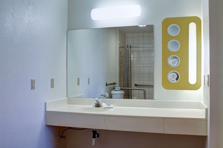 Bathroom 5, Motel 6 Bishop, CA, Inyo