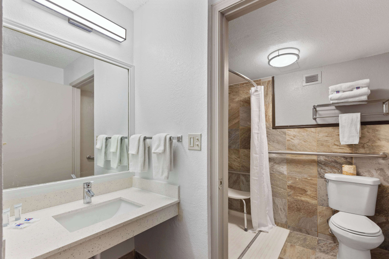 Bathroom 4, Studio 6 Pecos, Tx, Reeves