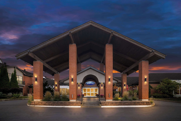 Exterior & Views