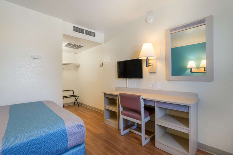 Bedroom 3, Motel 6 Grand Junction, CO, Mesa