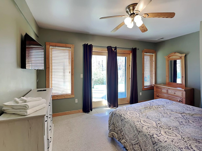 Bedroom 2, Heart's Desire by Taylor Made Deep Creek, Garrett