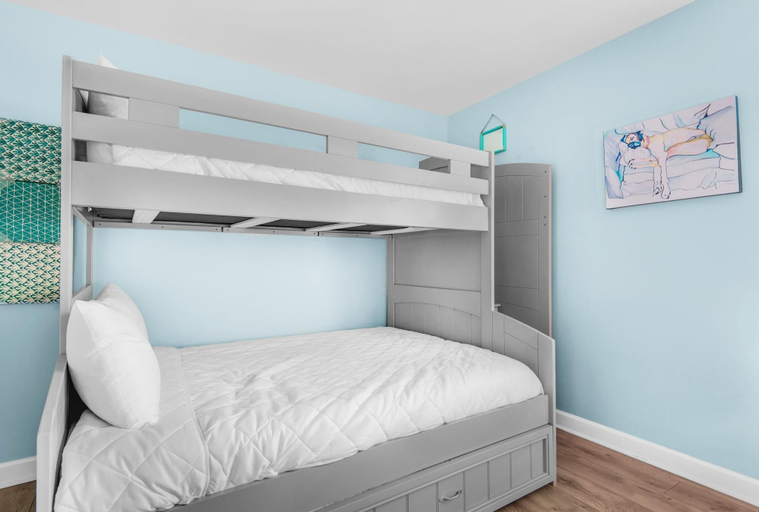 Bedroom 2, Horizon South 8b2- Sunshine Gardens, Bay