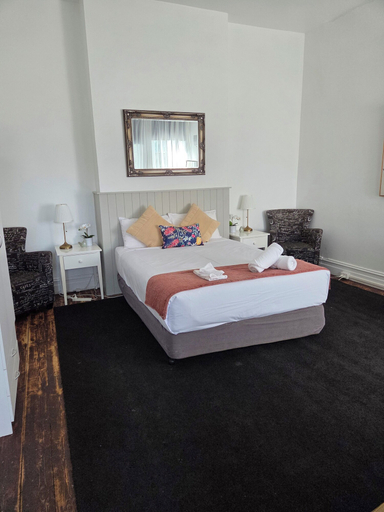 Bedroom 3, Finley Country Club Hotel Motel, Berrigan