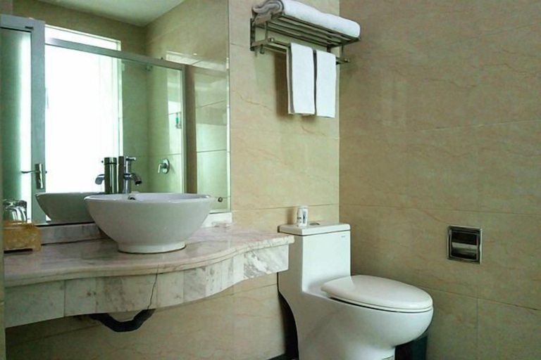 Bathroom 2, Wangchao Business Hotel, Beihai