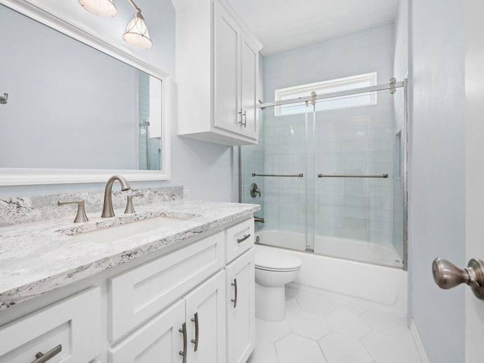 Bathroom 4, The Castaway by Miss Kitty’s, Aransas