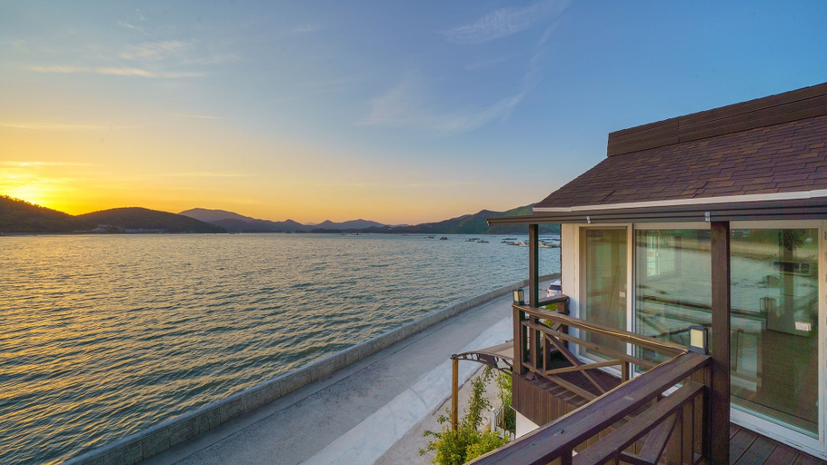 Exterior & Views 2, Namhae Mohito Pension, Namhae