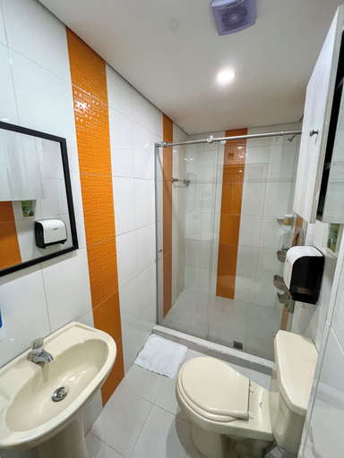 Bathroom 4, Hotel Brisas de Calima, Palmira