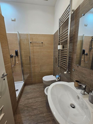 Bathroom 5, Maison Imperiale, Rome
