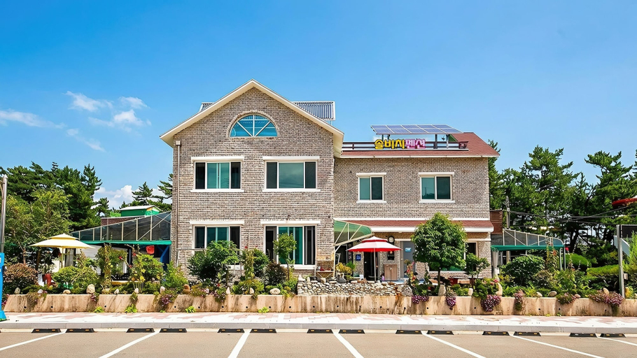 Exterior & Views 2, Samcheok Sol Beach Pension, Samcheok
