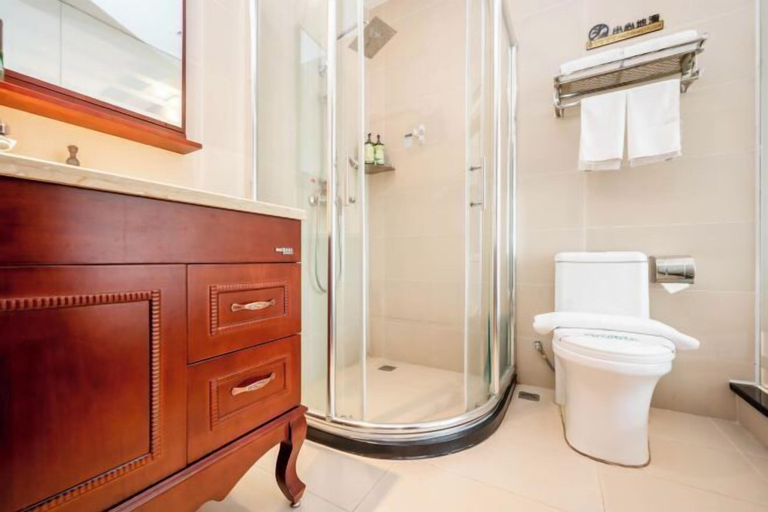 Bathroom 4, Antai Hotel, Kunming