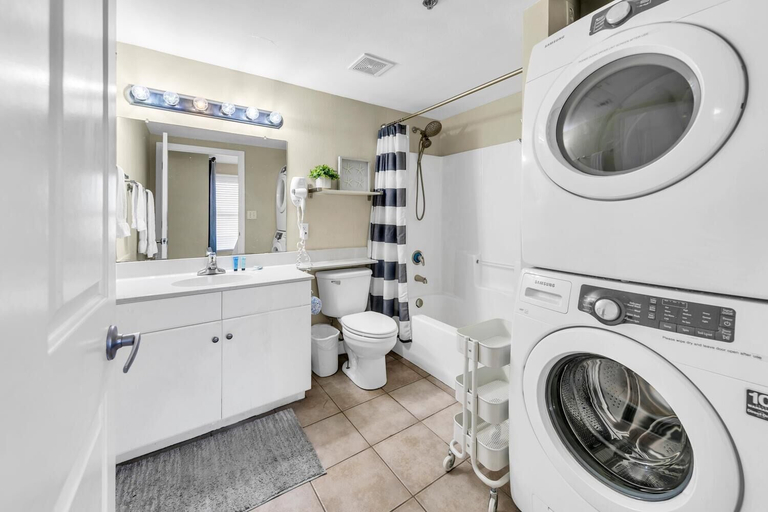 Bathroom 4, Shores of Panama 1212, Bay