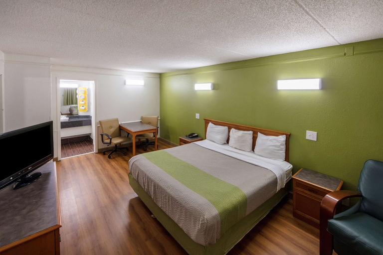 Bedroom 3, Motel 6 Knoxville, TN, Knox
