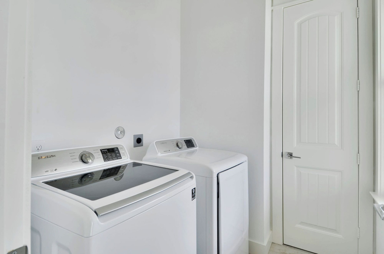 Bathroom, Beachside Haven by Ryson Vacation Rentals, Galveston