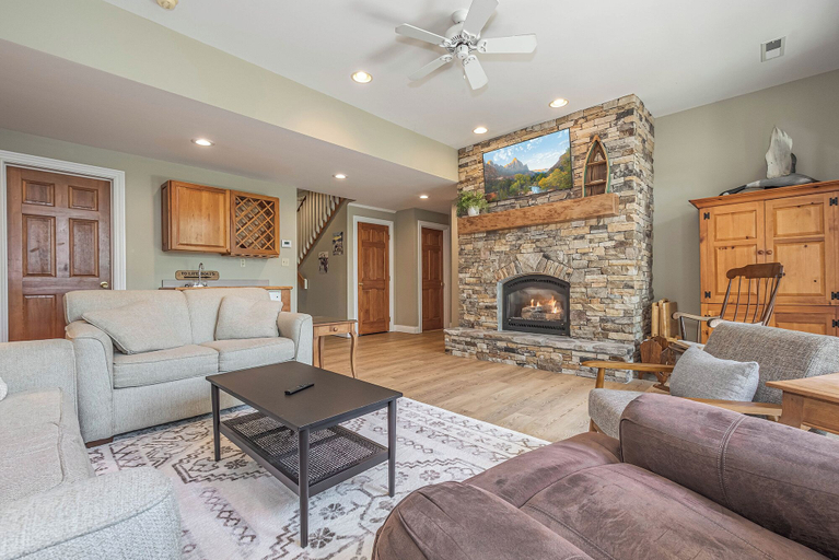 Others 4, Sunset Pointe by Taylor Made Deep Creek, Garrett