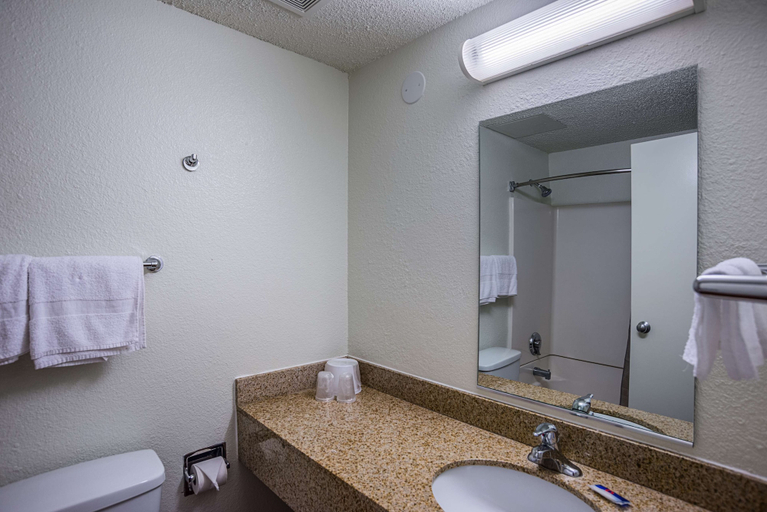Bathroom 4, Motel 6 Tucson, AZ - North, Pima