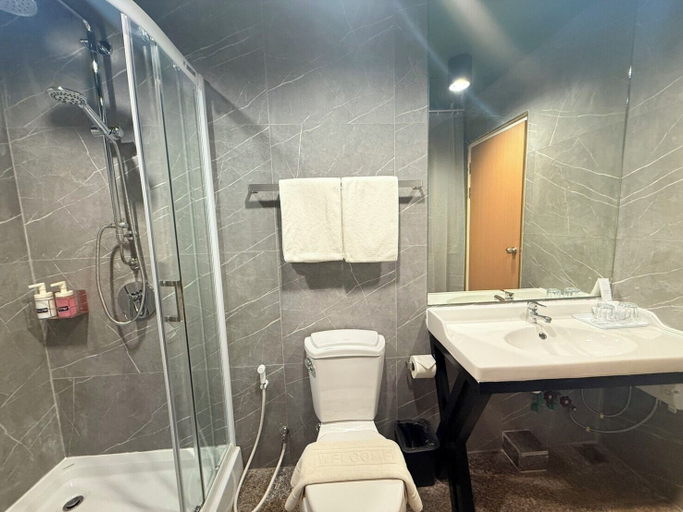 Bathroom 4, Work Den Chiangrai, Muang Chiang Rai