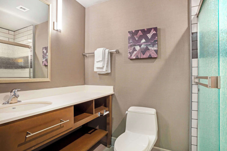 Bathroom 4, Best Western Plus Coalinga Inn, Fresno