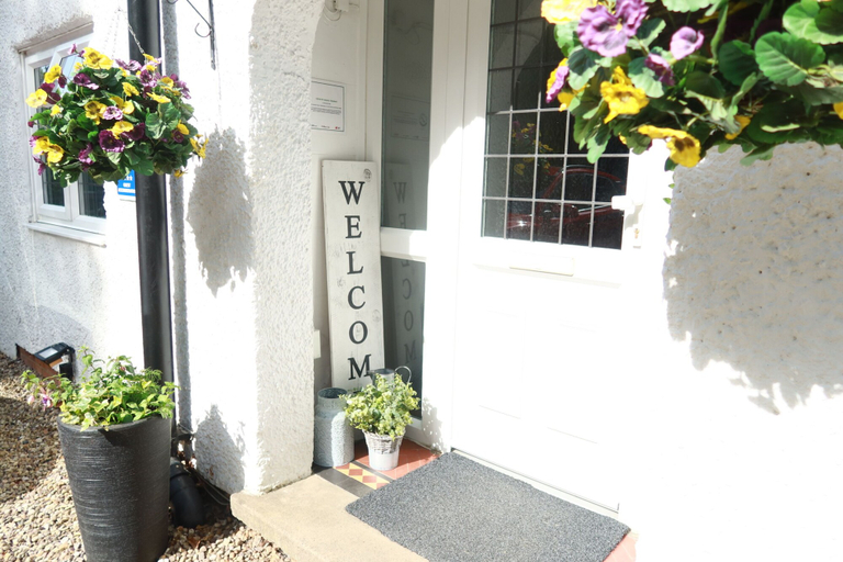 Exterior & Views 2, Avonlea Guest House, Oxfordshire