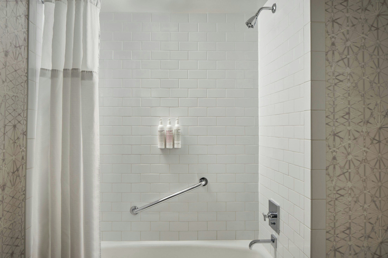 Bathroom 4, Courtyard by Marriott Philadelphia Downtown, Philadelphia