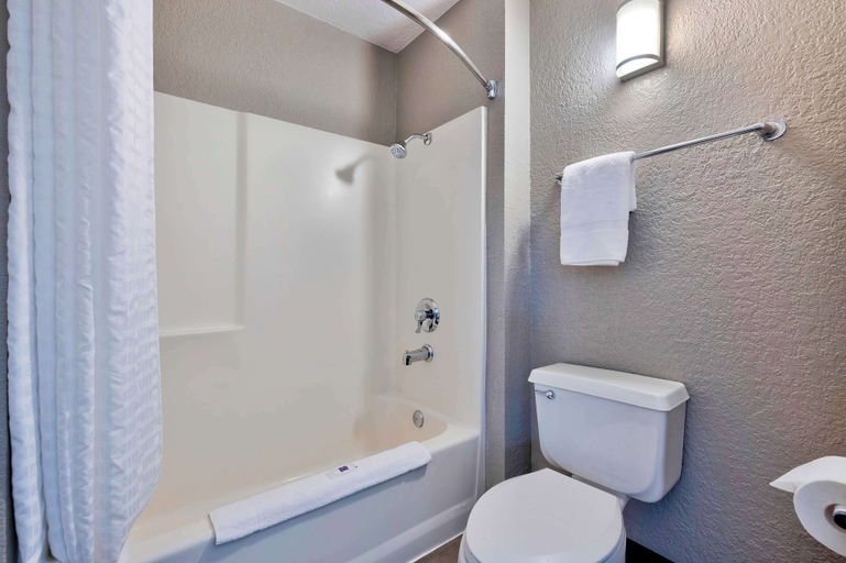 Bathroom 4, Motel 6 Anaheim, CA - Fullerton East, Orange