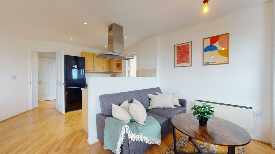 Others 5, Cozy Hackney Apartment, London