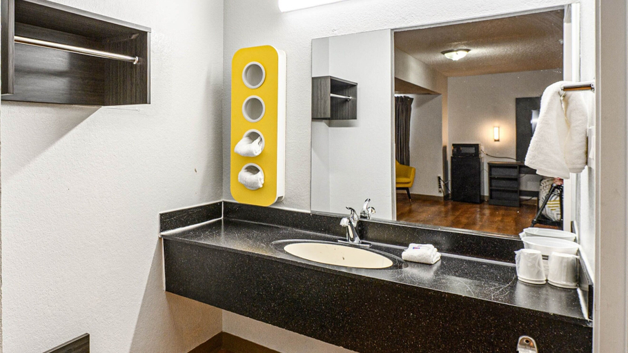 Bathroom 3, Motel 6 Wethersfield, CT - Hartford, Hartford