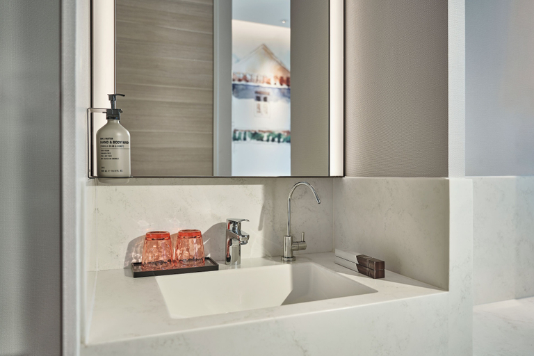 Bathroom 5, Mercure ICON Singapore City Centre, Singapore