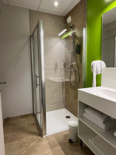 Bathroom 4, ibis Styles Villeneuve sur Lot, Lot-et-Garonne