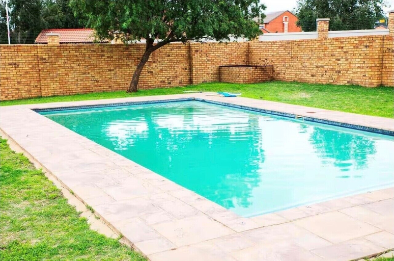 Sport & Beauty, The Wilcrest Apartment, City of Johannesburg