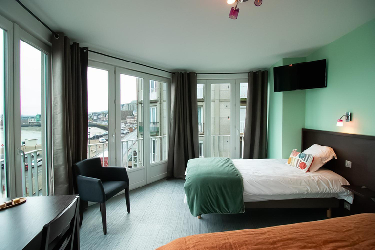 Bedroom 2, Hotel Le Richelieu, Seine-Maritime
