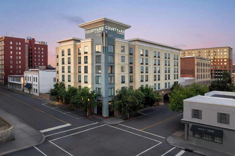 Exterior & Views 2, Courtyard by Marriott Wilmington Downtown/Historic District, New Hanover