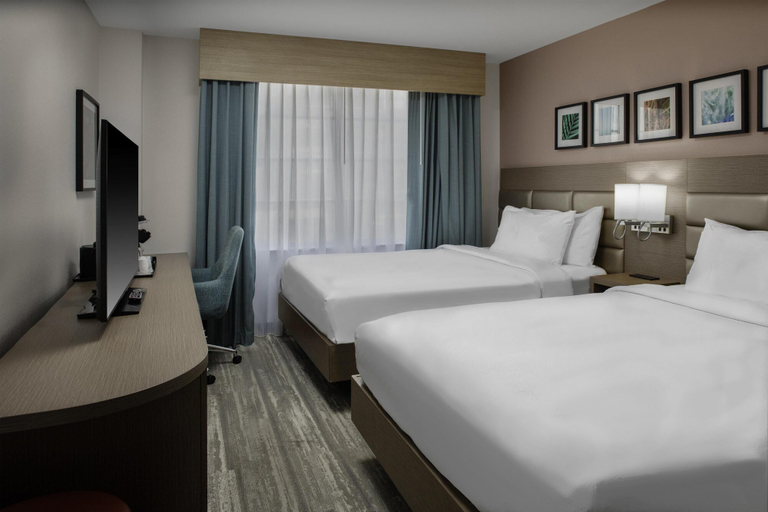 Bedroom 3, Hilton Garden Inn Miami South Beach, Miami-Dade