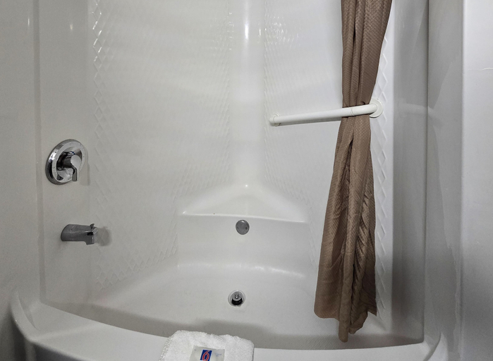 Bathroom 4, Motel 6 Chicago Joliet I 55, Will