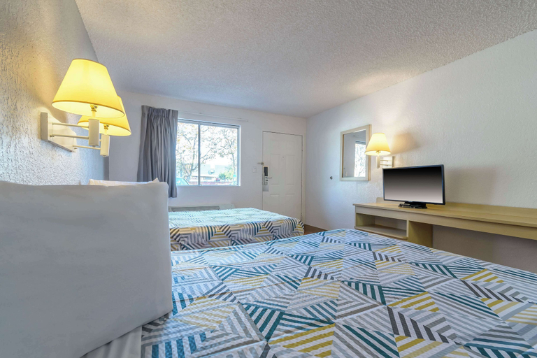 Bedroom 3, Motel 6 Hayward, CA – Silicon Valley Gateway, Alameda