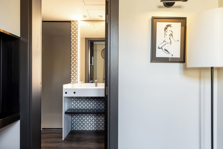 Bathroom 3, Yurbban Ramblas Boutique Hotel, Barcelona