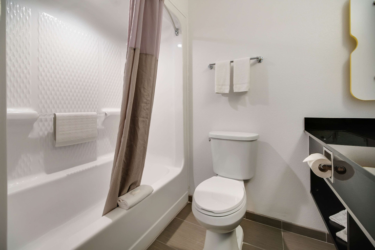 Bathroom 4, Studio 6 Ingleside, TX, San Patricio