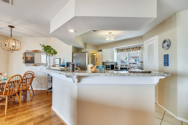 Food & Drinks, Beachfront Seashell by Ryson Vacation Rentals, Galveston